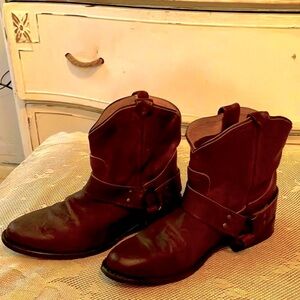 Frye Brown Leather womens mini boots/ been around since 1888 for a reason